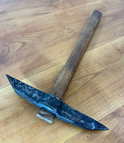 Altes werkzeug pickel axt - pickel,