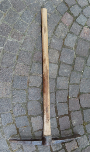 Alte spitzhacke pickel - spitzhacke/pickel, mit